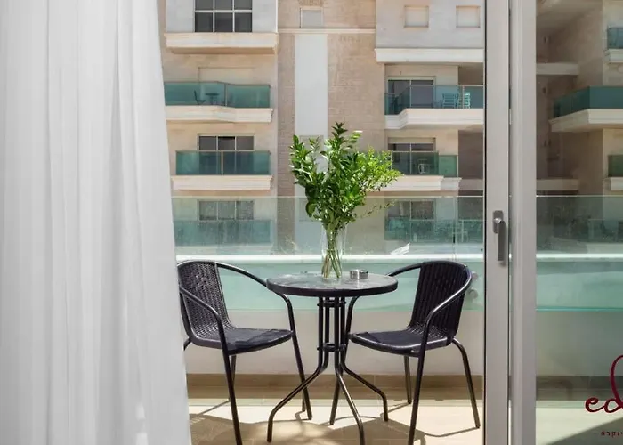 Luxury Living 100 Meter From The Beach - By Edomlux